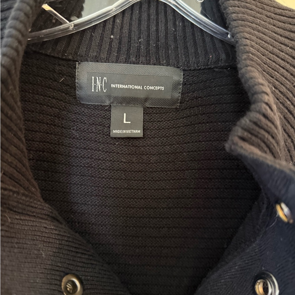 INC International Concepts Black Crewneck Sweater with Ribbed Texture